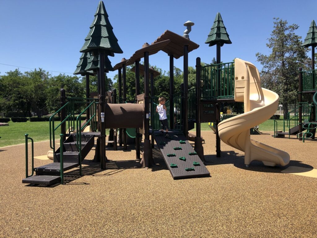From empty lot to community park